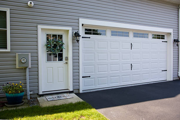 24/7 Emergency Garage Door Panel Replacement experts in Enigma, GA